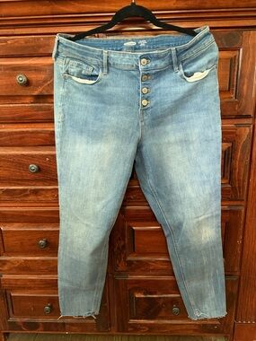 Old Navy Light Blue Ankle Button-Fly Jeans